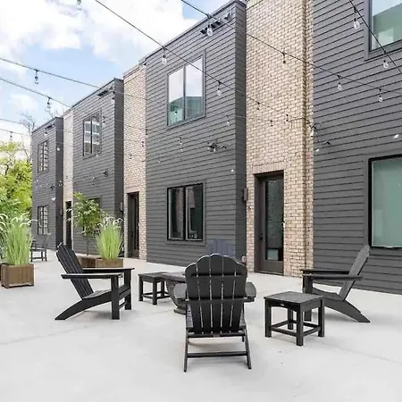 King Bed - Parking - 3 Miles To Lower Broadway